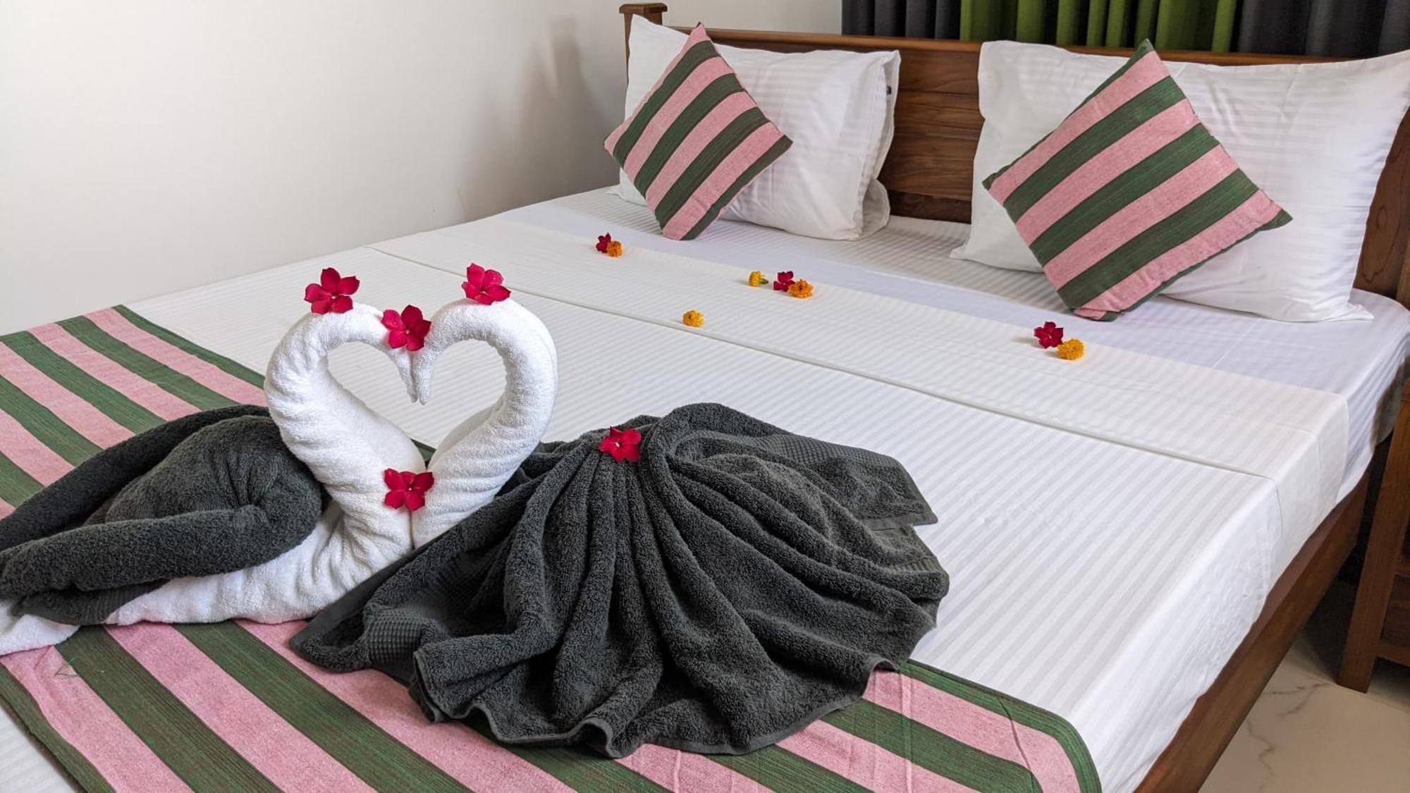 Star Beach Villa แทนกาลเล ภายนอก รูปภาพ